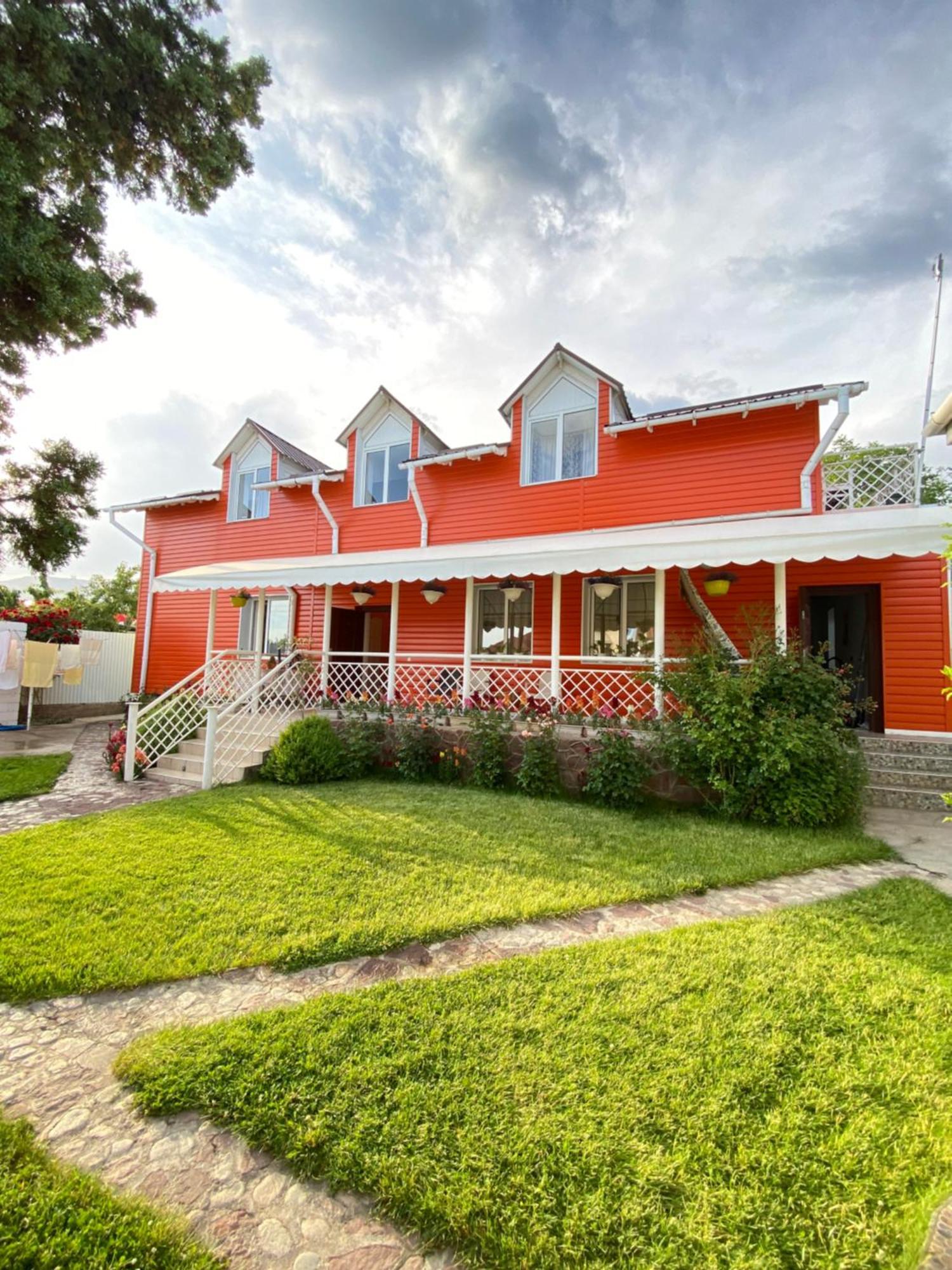 Osobyi Guest House Чолпон-Ата Экстерьер фото